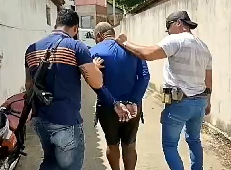 Homem é preso por espancar e estuprar namorada mantida em cárcere