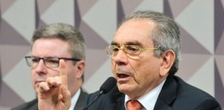 Raimundo Lira desiste de disputar sua reeleição ao Senado