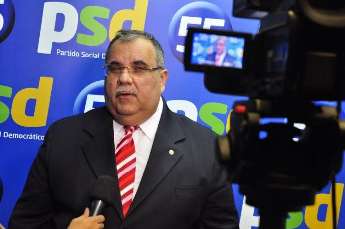 PSD recebe novos filiados nesta quinta-feira; entre eles um senador e um ex-deputado federal