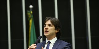 Não às mordomias: CCJ aprova projeto que restringe número de carros oficiais