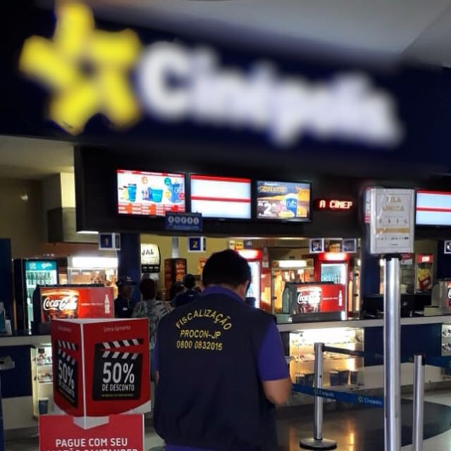 Procon-JP notifica cinemas e esclarece consumidor sobre lei que permite alimentos nas salas de exibição