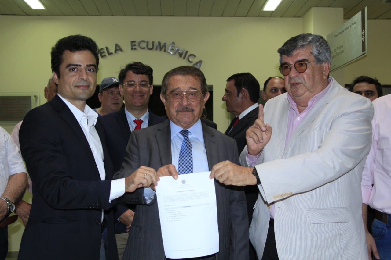 Zé Maranhão faz registro de candidatura no TRE e diz que 