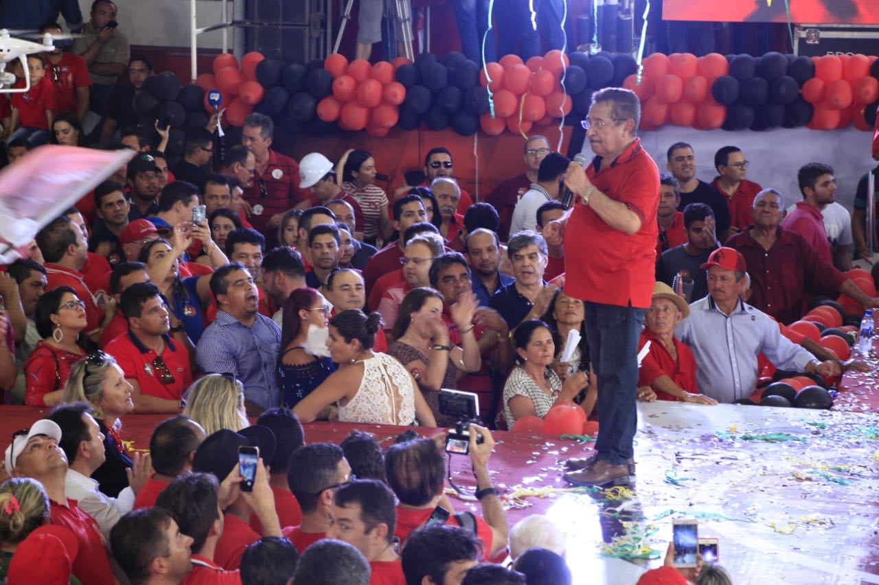 Durante convenção, Maranhão prega 'luta contra às máquinas' na sua campanha