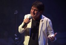 Biafra celebra 45 anos de carreira com show emocionante no Teatro Paulo Pontes