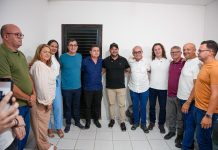 Cícero Lucena recebe adesão do prefeito Léo Martins, de Sobrado