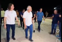 Em Sobrado, Gervasinho aparece sorridente ao lado de Cícero e Veneziano