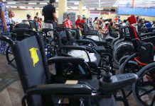 Governo da Paraíba inicia entrega de 450 cadeiras de rodas adaptadas
