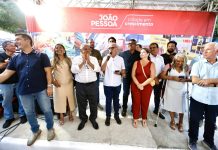 Cícero Lucena entrega requalificação da Escadaria Montrosa, garantindo melhoria de vida aos moradores do Roger