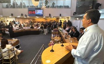 Famup celebra entrega da Medalha Epitácio Pessoa às 54 prefeitas paraibanas