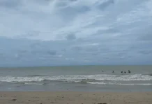 Corpo de idoso é encontrado boiando em praia em Cabedelo