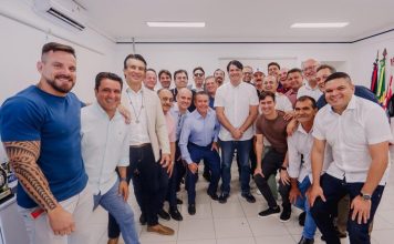 Em reunião com vereadores, Leo Bezerra fortalece diálogo entre Executivo e Legislativo