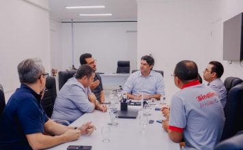 Leo Bezerra reúne Emlur, sindicato e empresas de limpeza urbana para garantir serviços de qualidade para a população