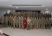 Primeira-dama Camila Mariz é homenageada durante formatura de 63 capitães da Polícia Militar da Paraíba