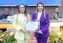 Primeira-dama Camila Mariz recebe título de cidadã patoense e reforça compromisso com a proteção às mulheres