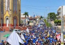 Efraim arrasta multidão ao lado do prefeito Laurinho em Catolé do Rocha