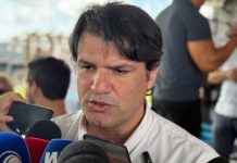 Aécio Neves anuncia prefeito Leo Bezerra como novo filiado ao PSDB