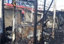 Fogo destrói loja de roupas e bar durante a madrugada em bairro de João Pessoa